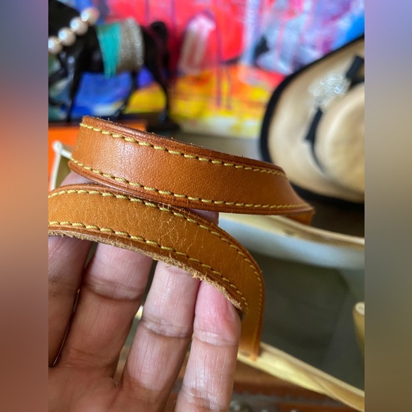 Rare Vintage LOUIS VUITTON Yellow Vernis patent Leather Reade Handbag Purse Bag - Picture 4 of 11